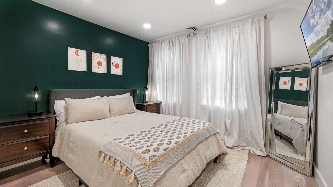 Photo of Bedroom in Salem