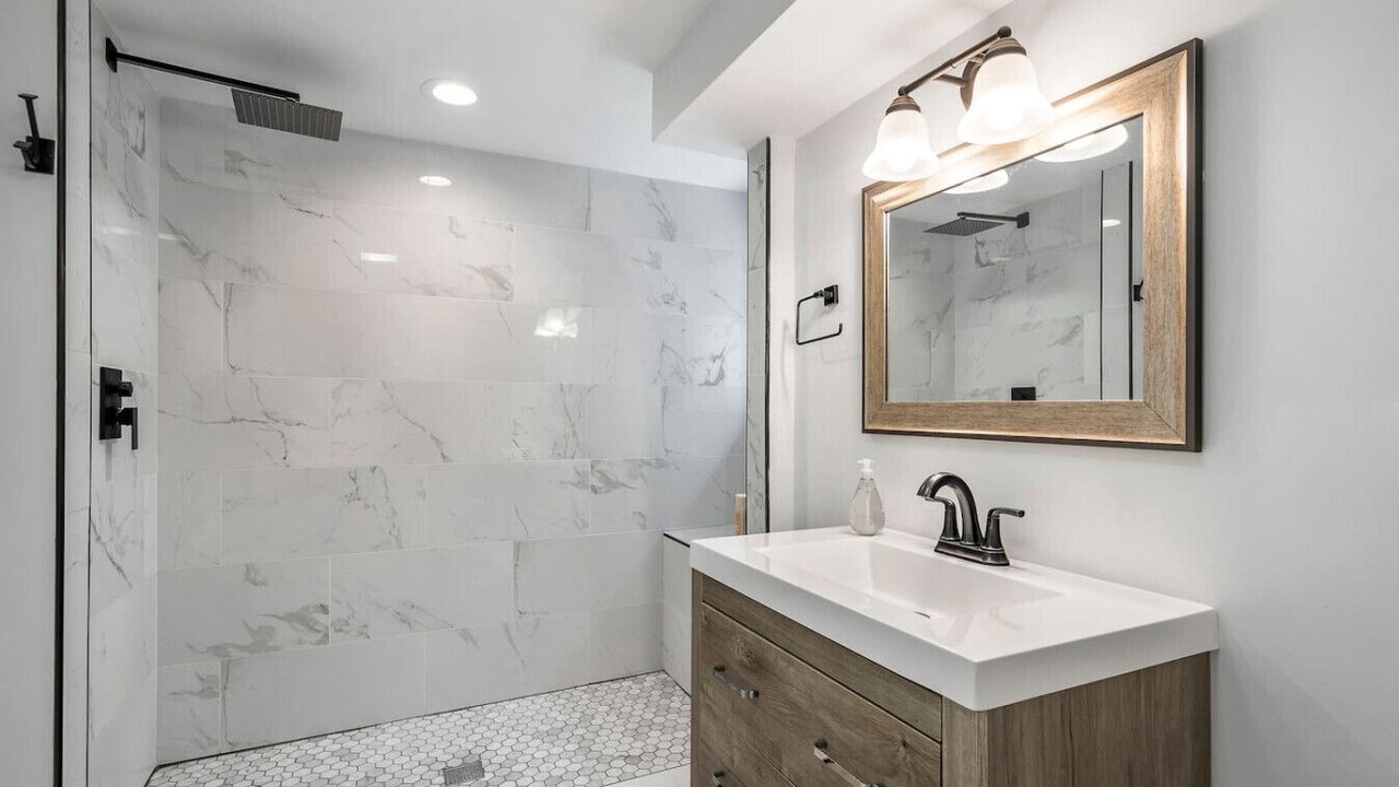 Photo of Bathroom in Cragin