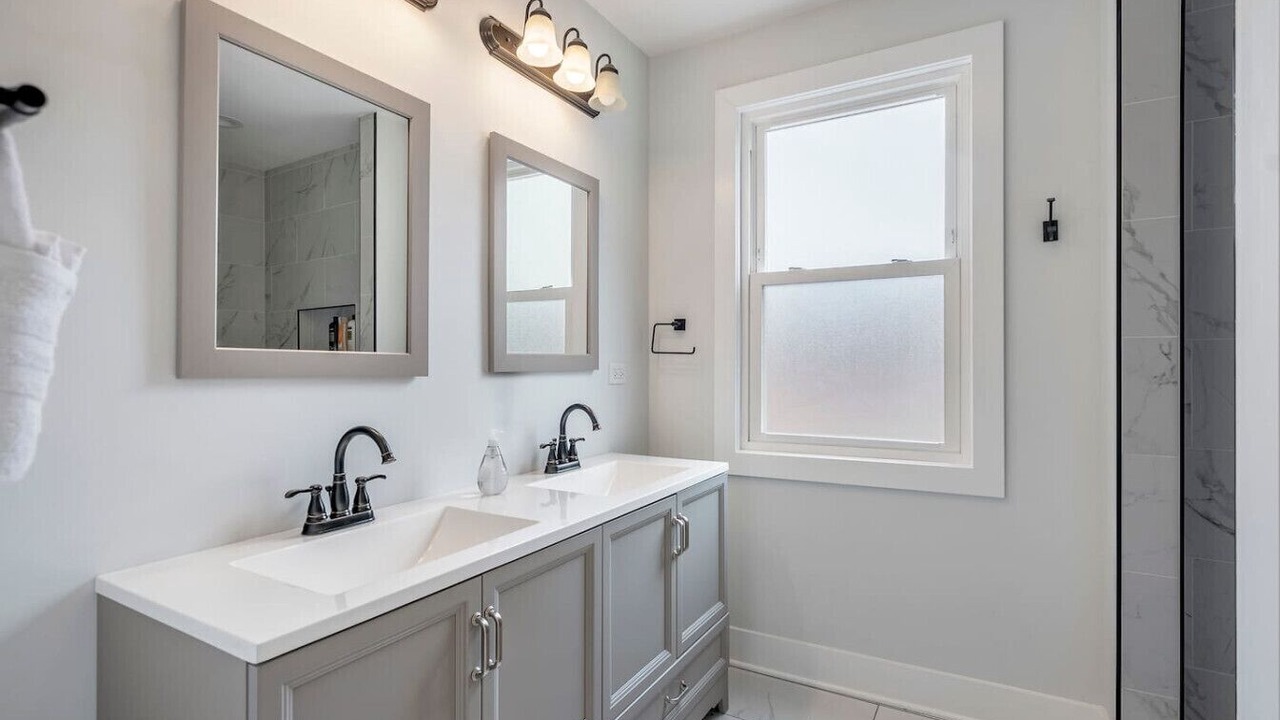 Photo of Bathroom in Cragin