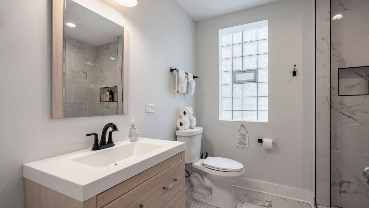 Photo of Bathroom in Cragin