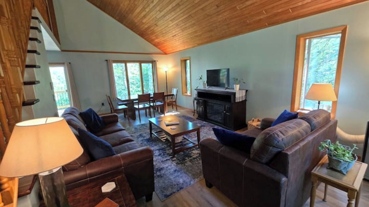 Photo of Livingroom in Iron River