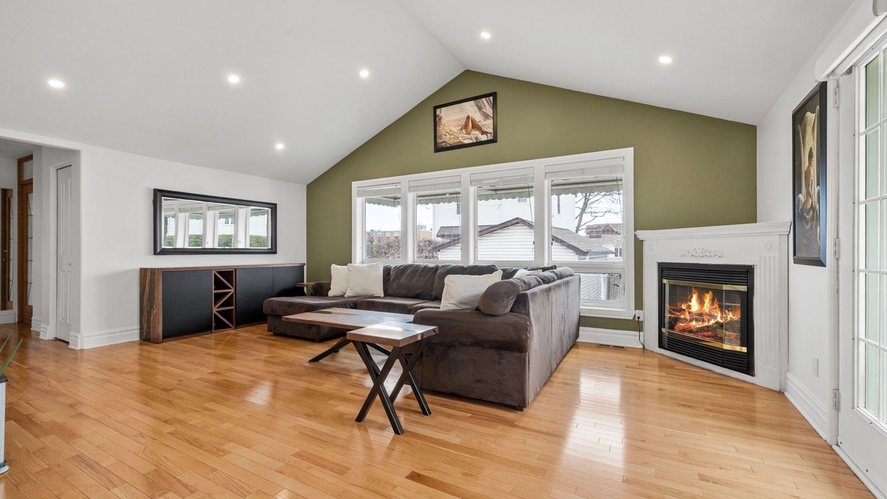 Photo of Livingroom in Westboro