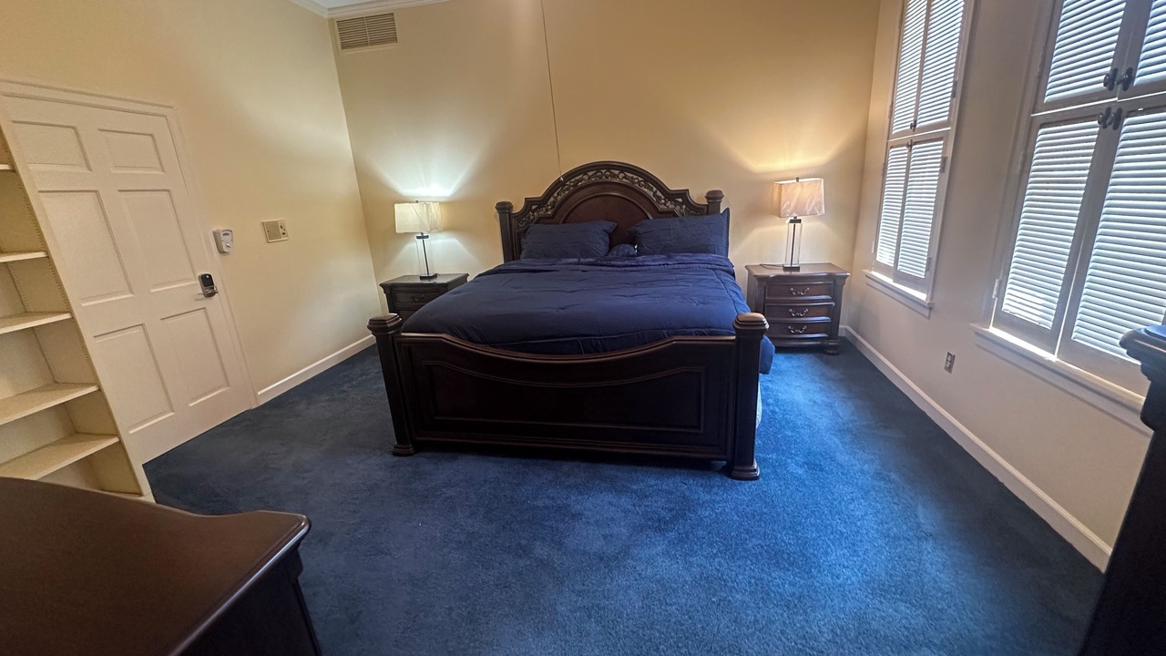 Photo of Bedroom in Indianola