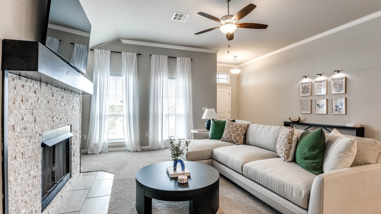 Photo of Livingroom in Midwest City