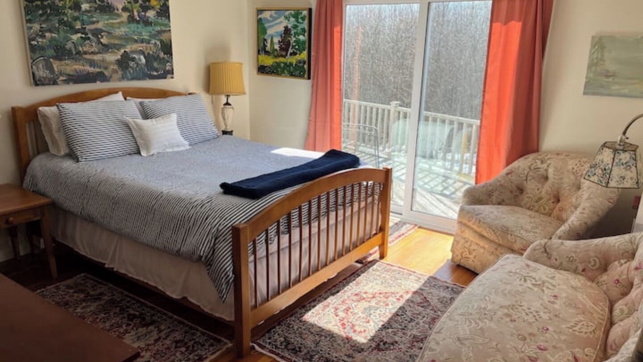 Photo of Bedroom in Northport