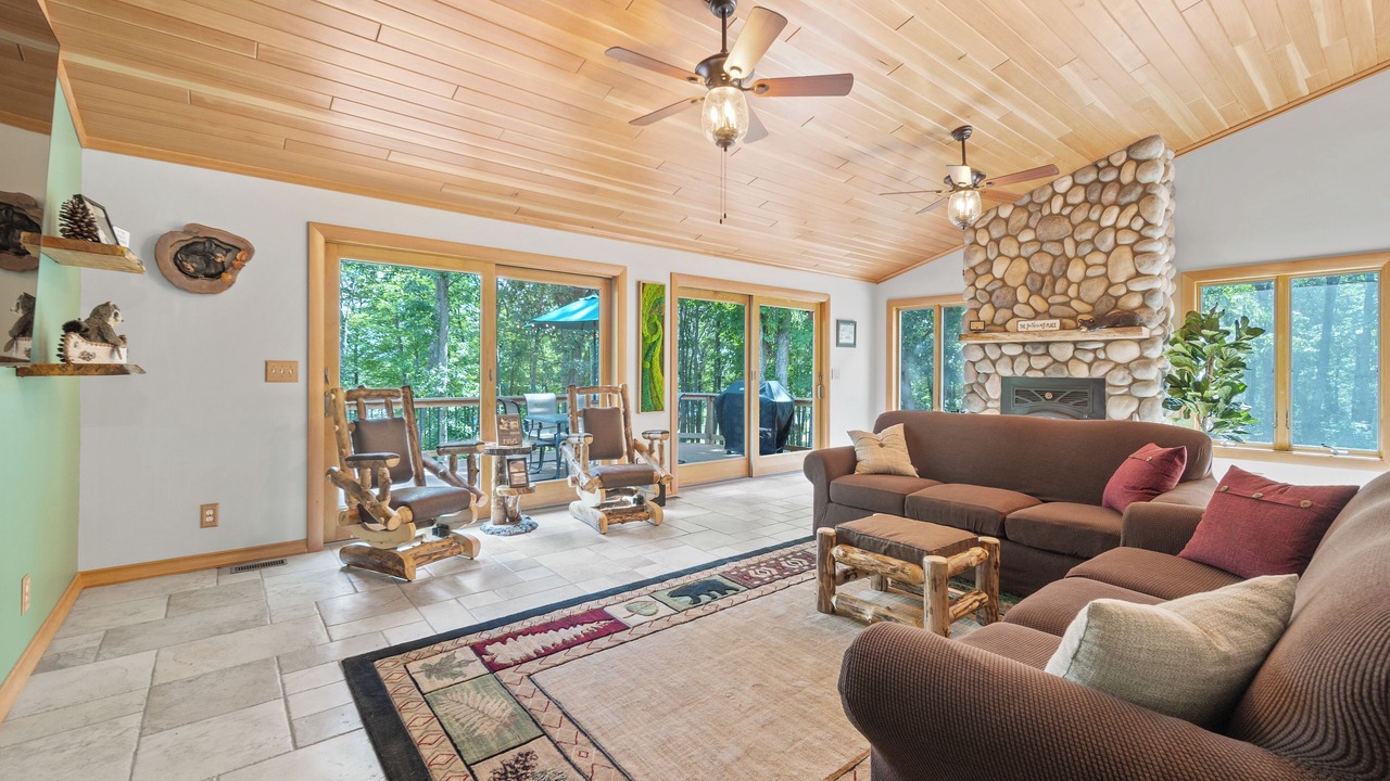 Photo of Livingroom in St. Helen
