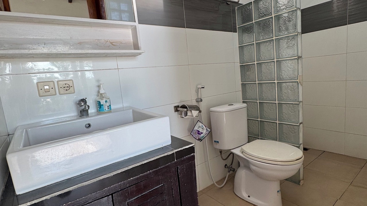 Photo of Bathroom in Anturan