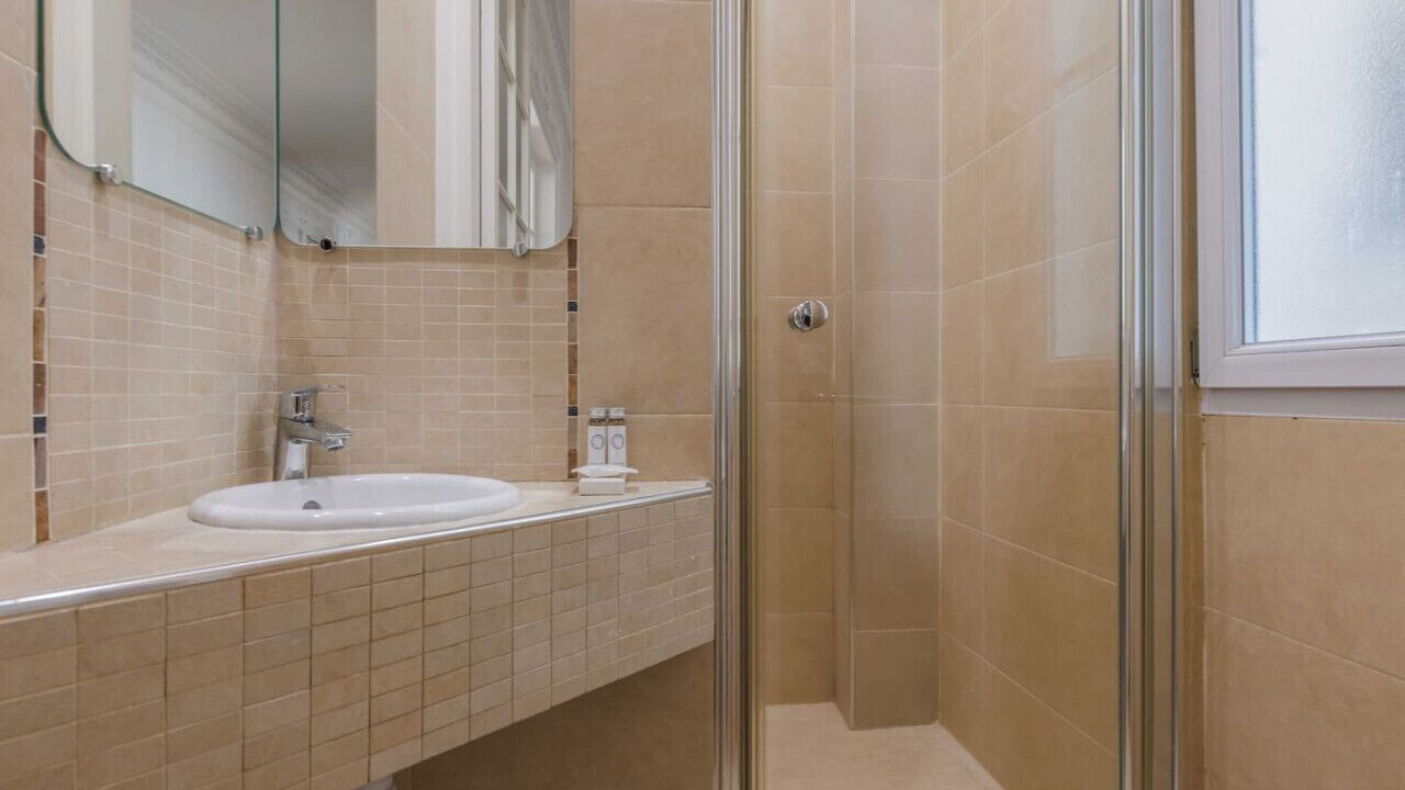 Photo of Bathroom in 17th Arrondissement