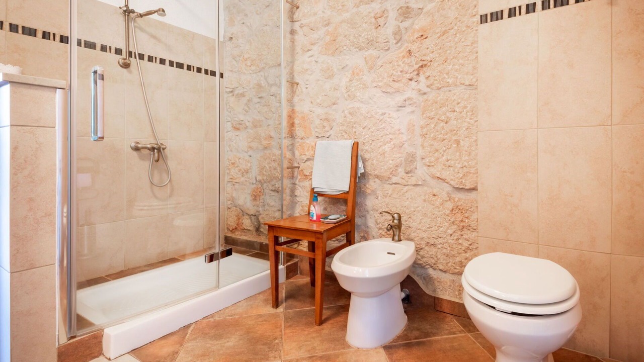 Photo of Bathroom in Kras
