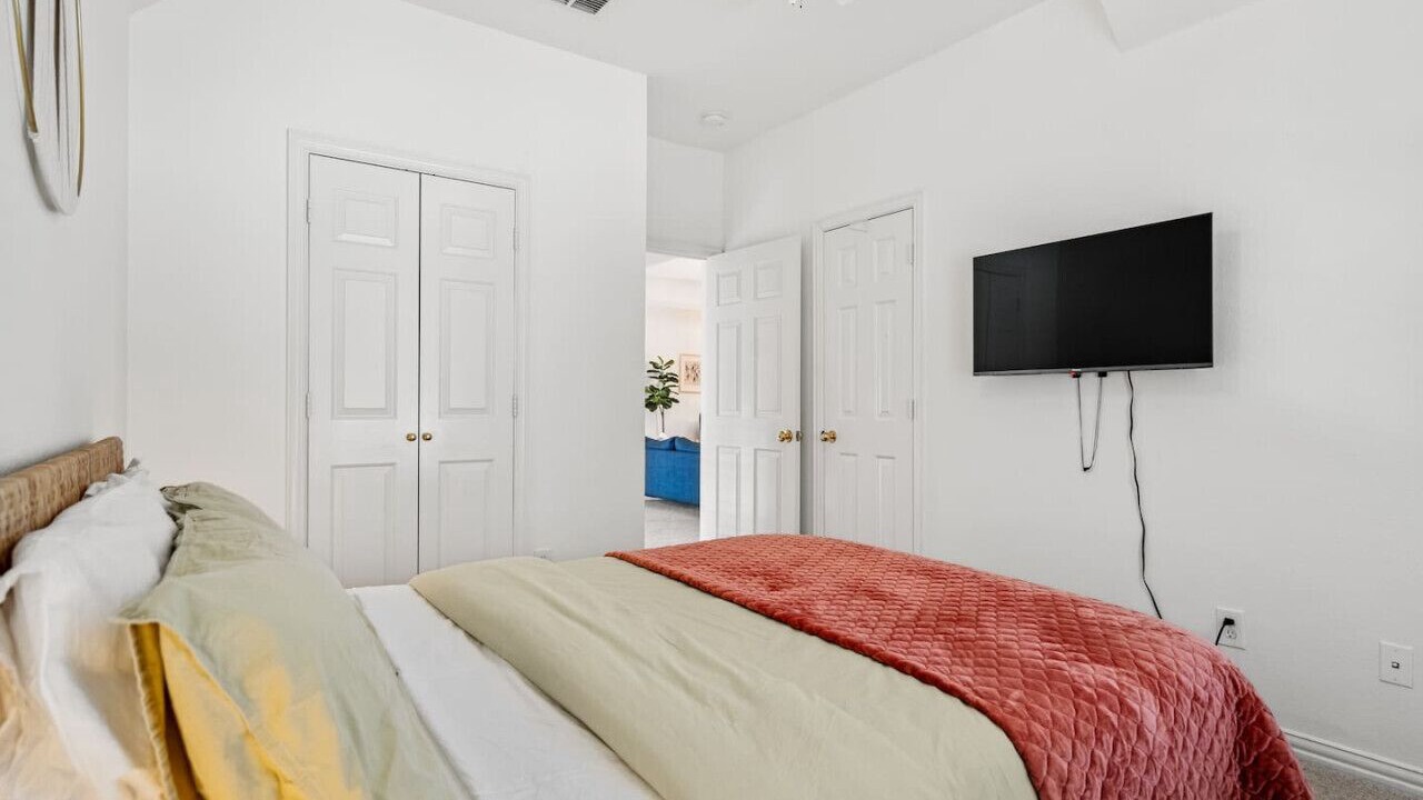 Photo of Bedroom in Valley Ranch
