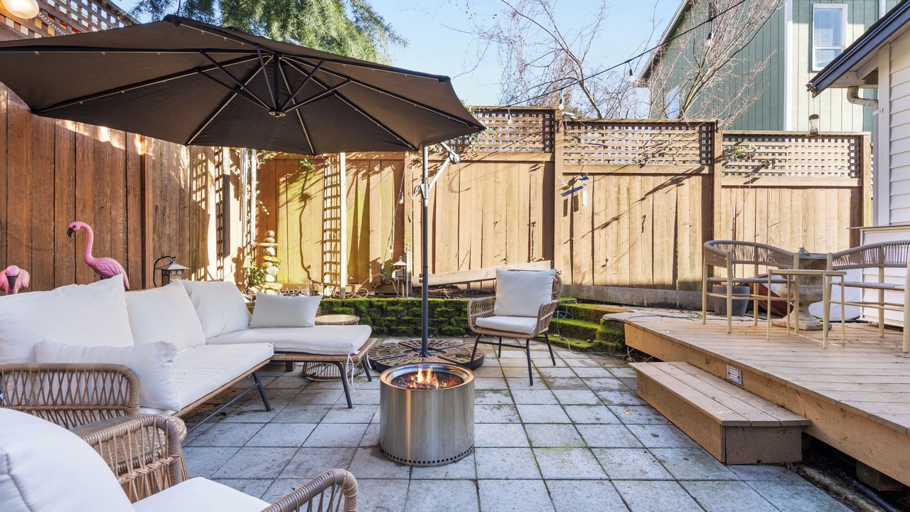 Photo of Patio Balcony in Central District