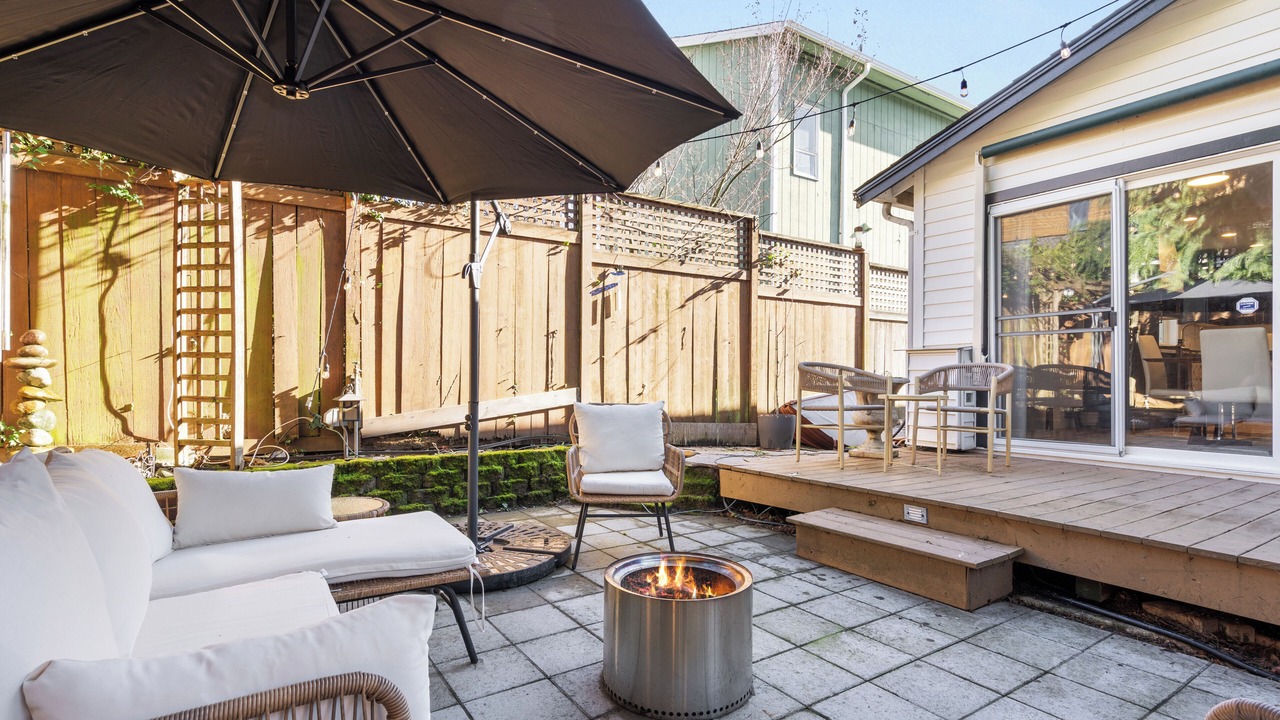 Photo of Patio Balcony in Central District