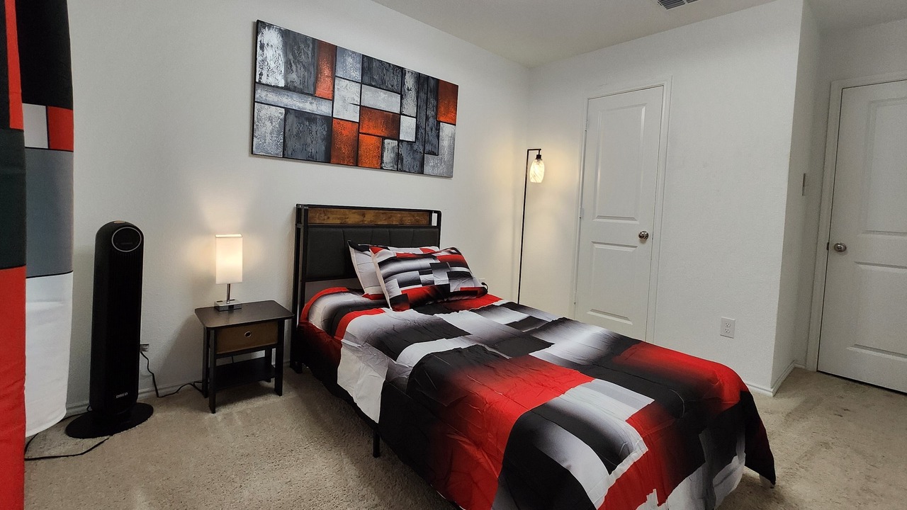 Photo of Bedroom in Hutchins