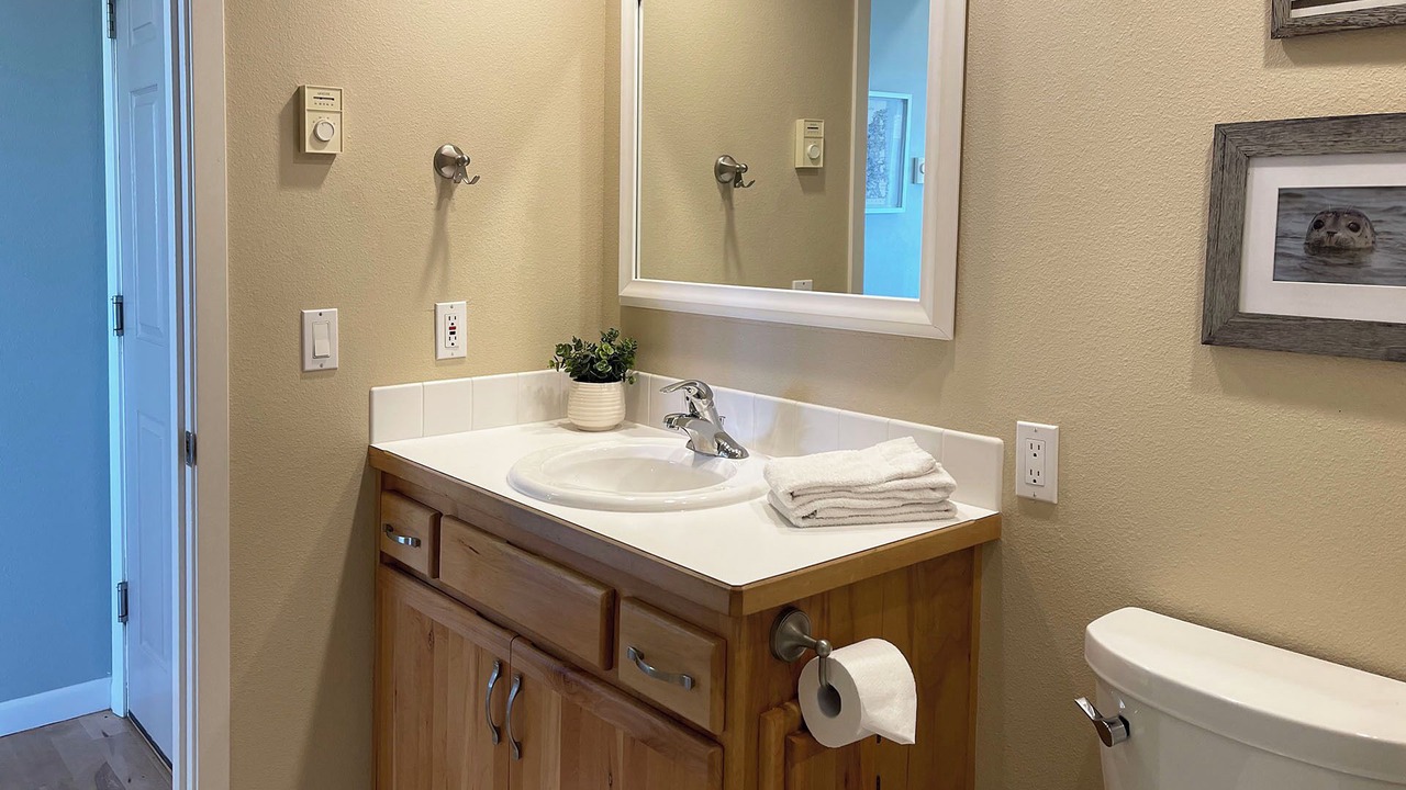 Photo of Bathroom in Waldport