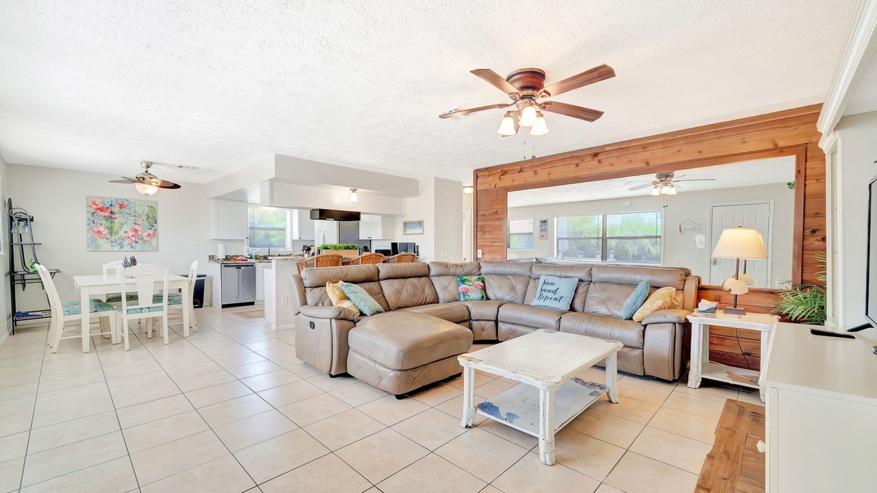 Photo of Livingroom in Englewood