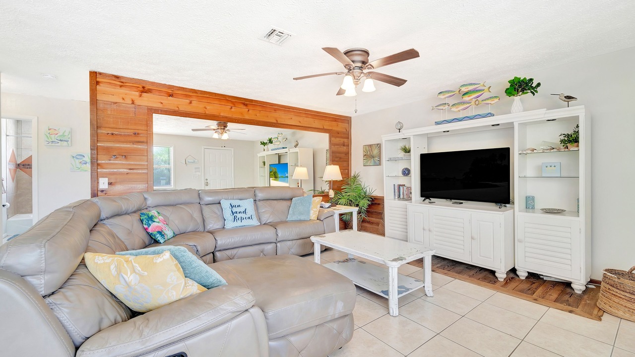Photo of Livingroom in Englewood