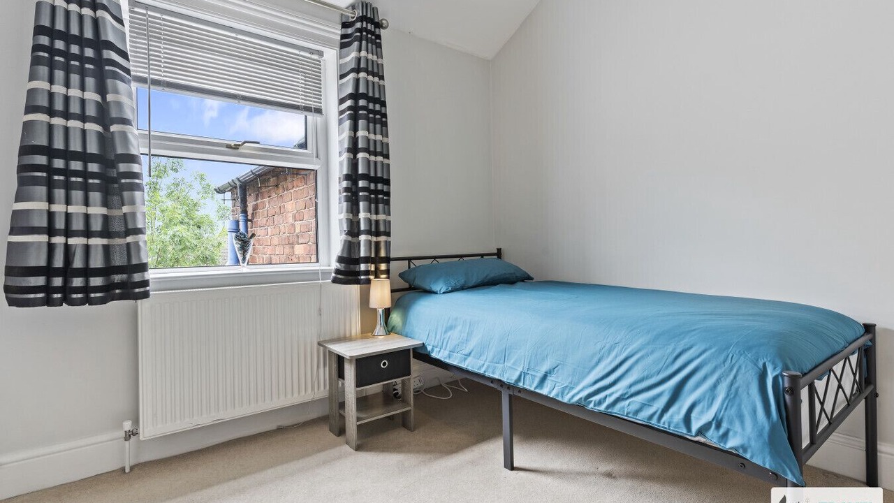 Photo of Bedroom in Alton