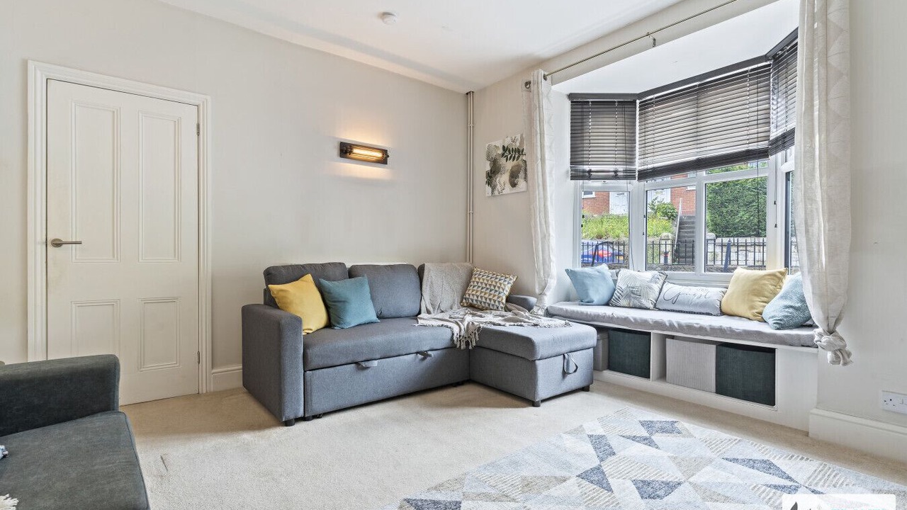 Photo of Livingroom in Alton