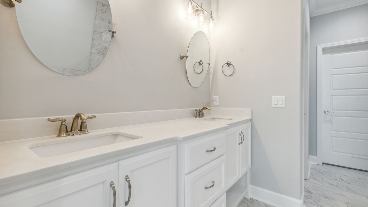 Photo of Bathroom in Kingsland