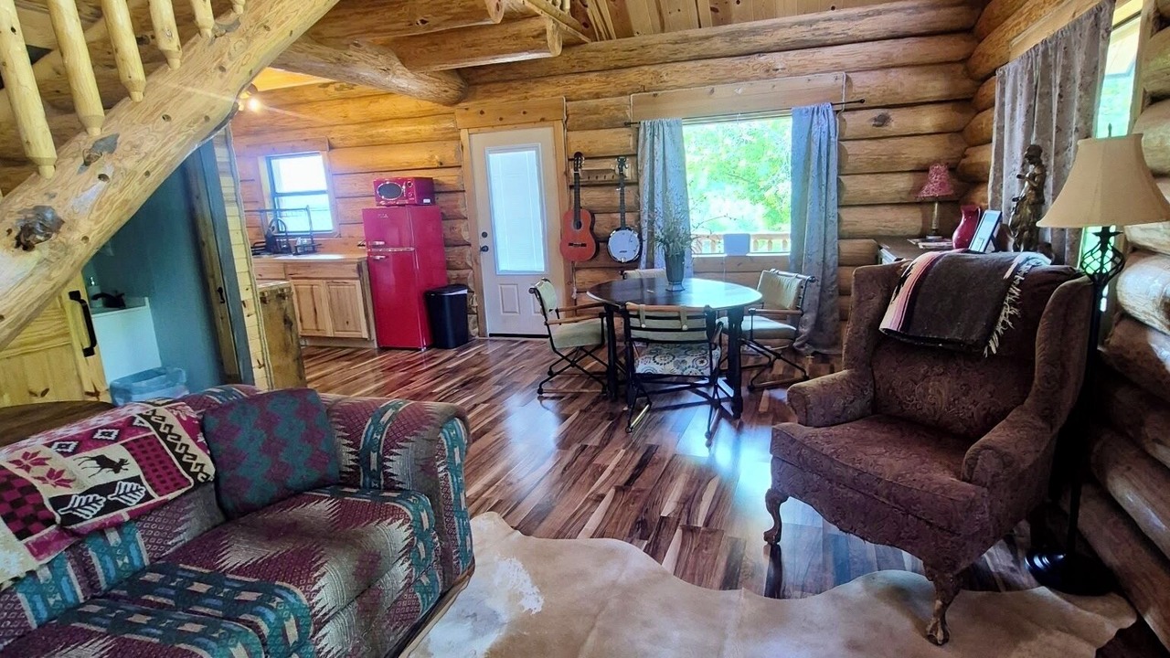 Photo of Livingroom in Grove