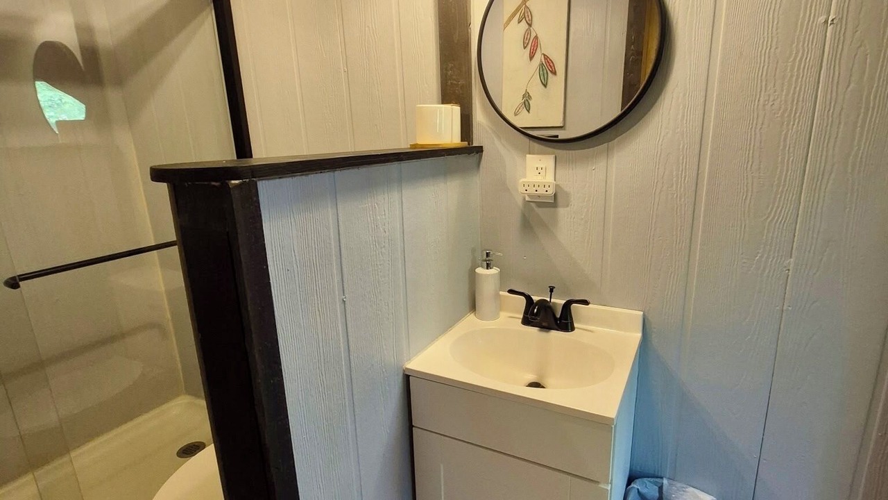 Photo of Bathroom in Grove