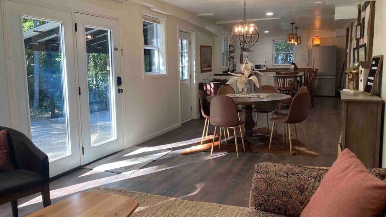 Photo of Livingroom in Knoxville