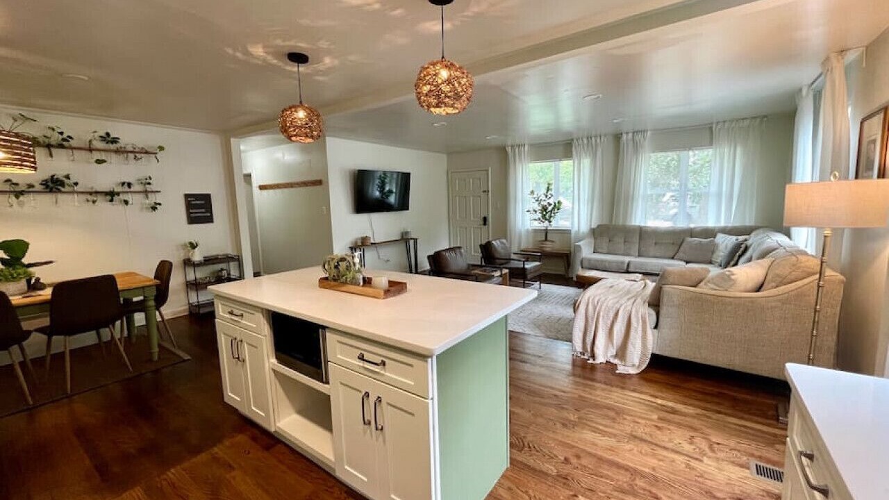 Photo of Livingroom in Knoxville
