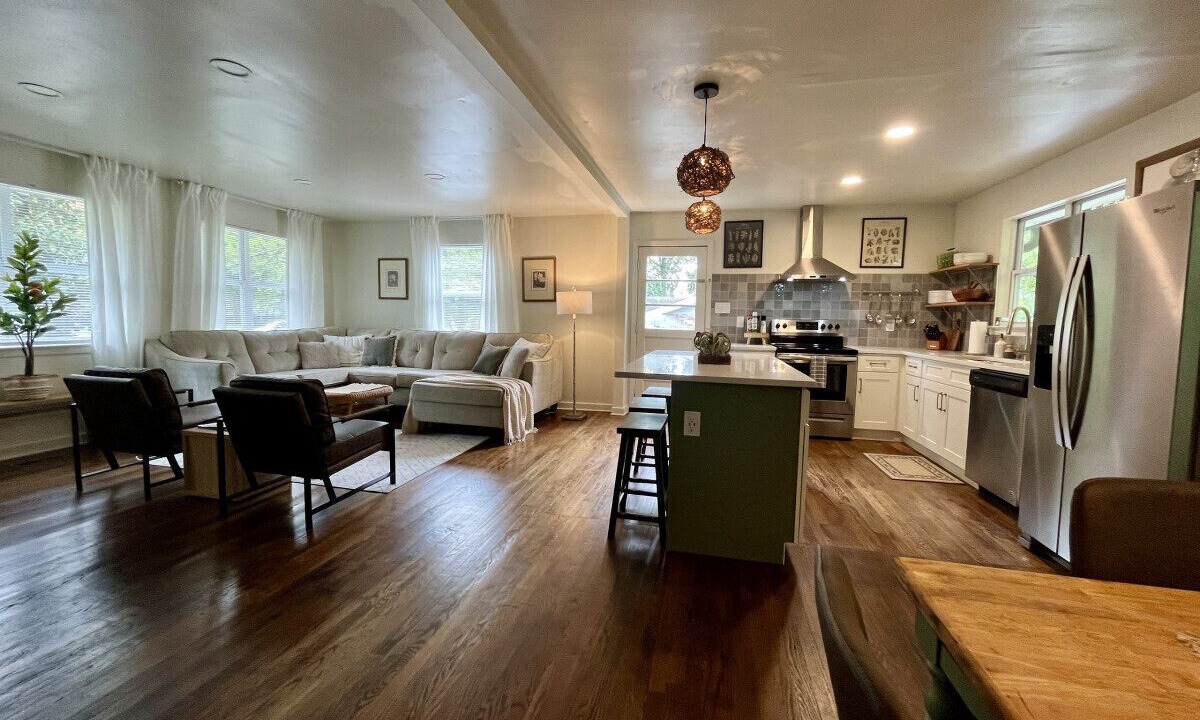 Photo of Livingroom in Knoxville