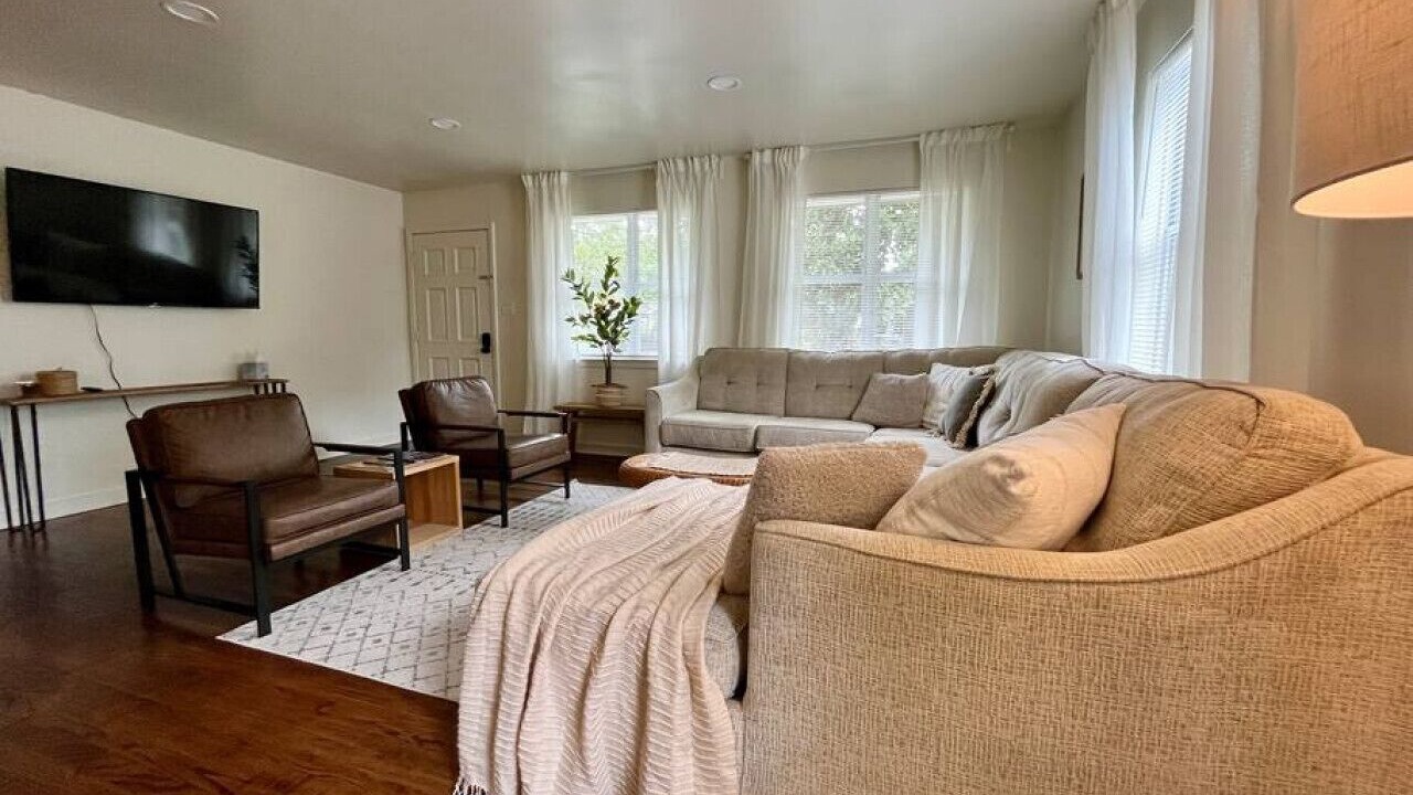 Photo of Livingroom in Knoxville