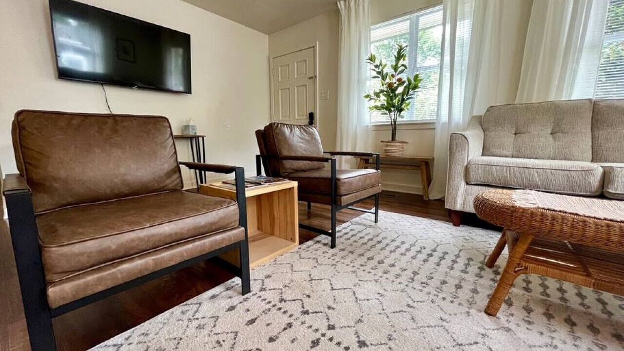 Photo of Livingroom in Knoxville