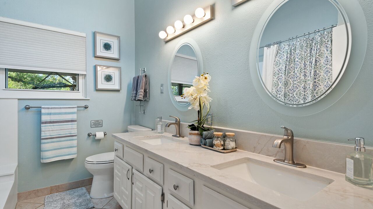 Photo of Bathroom in Eagle Ridge