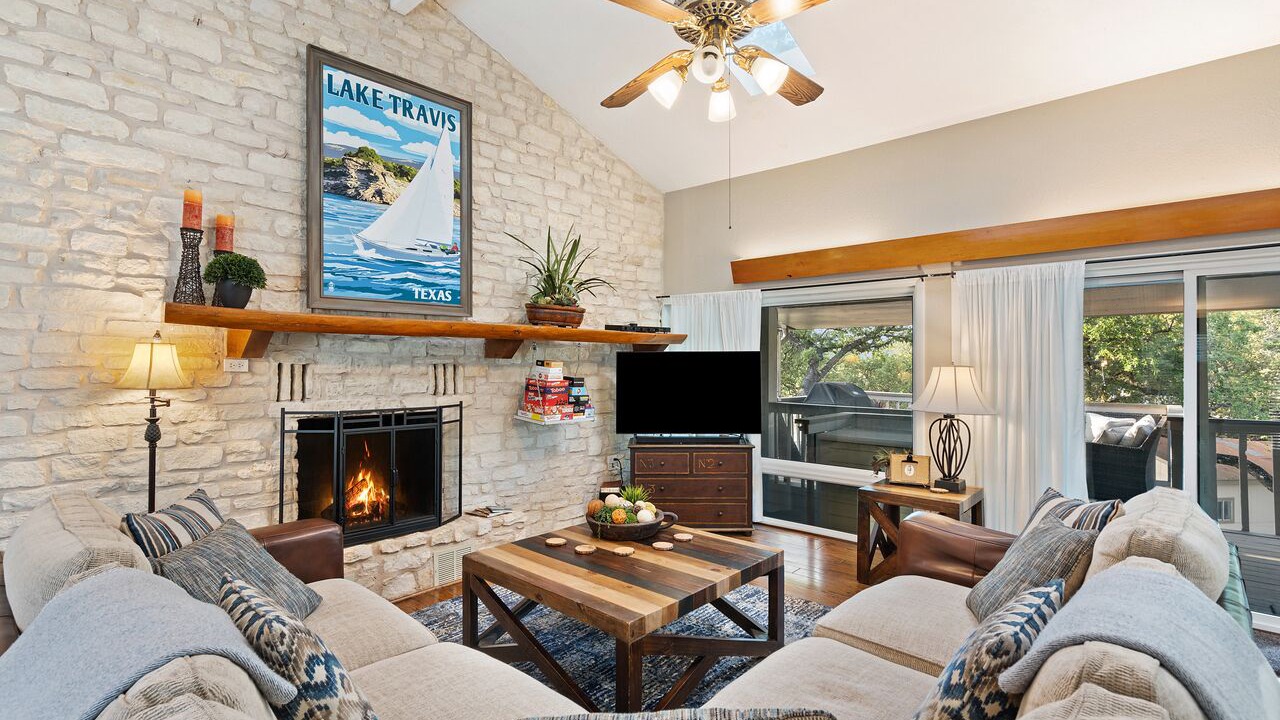 Photo of Livingroom in Eagle Ridge