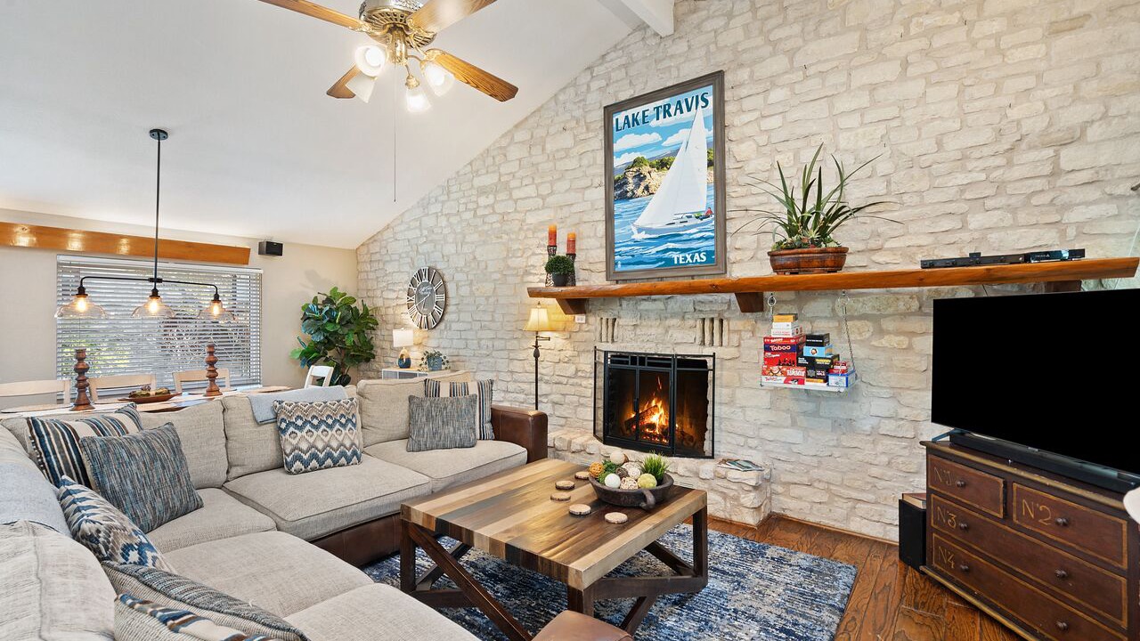 Photo of Livingroom in Eagle Ridge