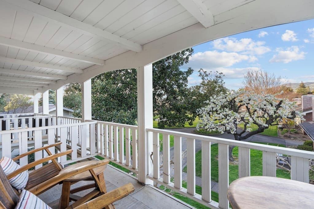 Photo of Patio Balcony in Vichy Springs