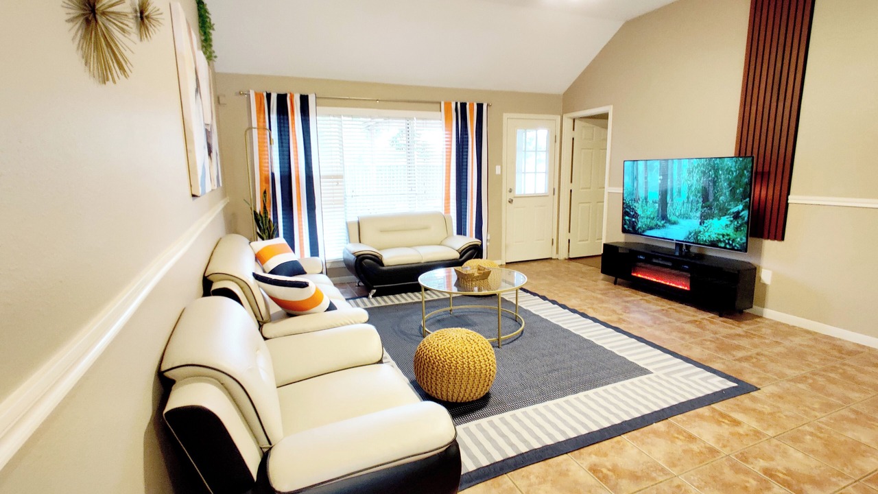 Photo of Livingroom in Spring
