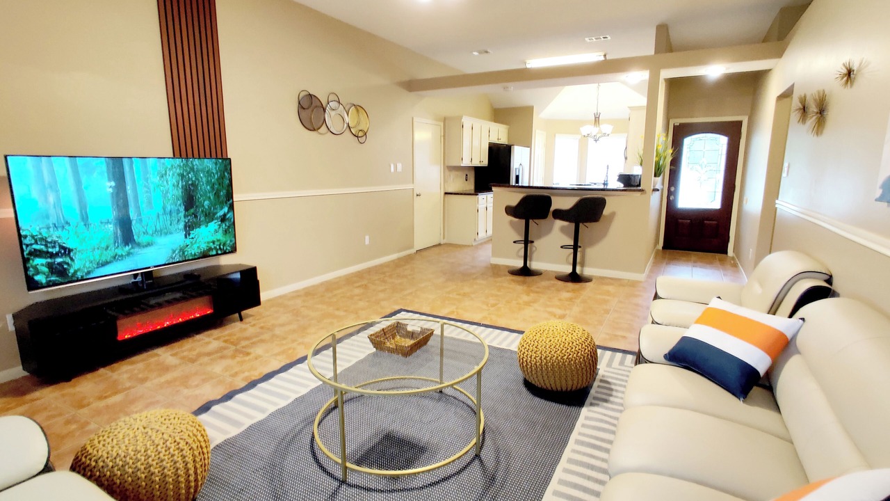 Photo of Livingroom in Spring