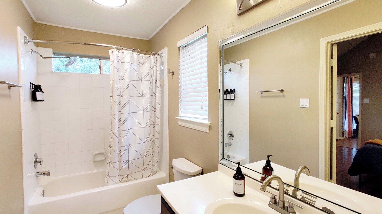 Photo of Bathroom in Spring