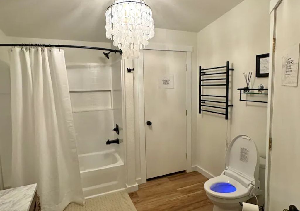 Photo of Bathroom in Agate