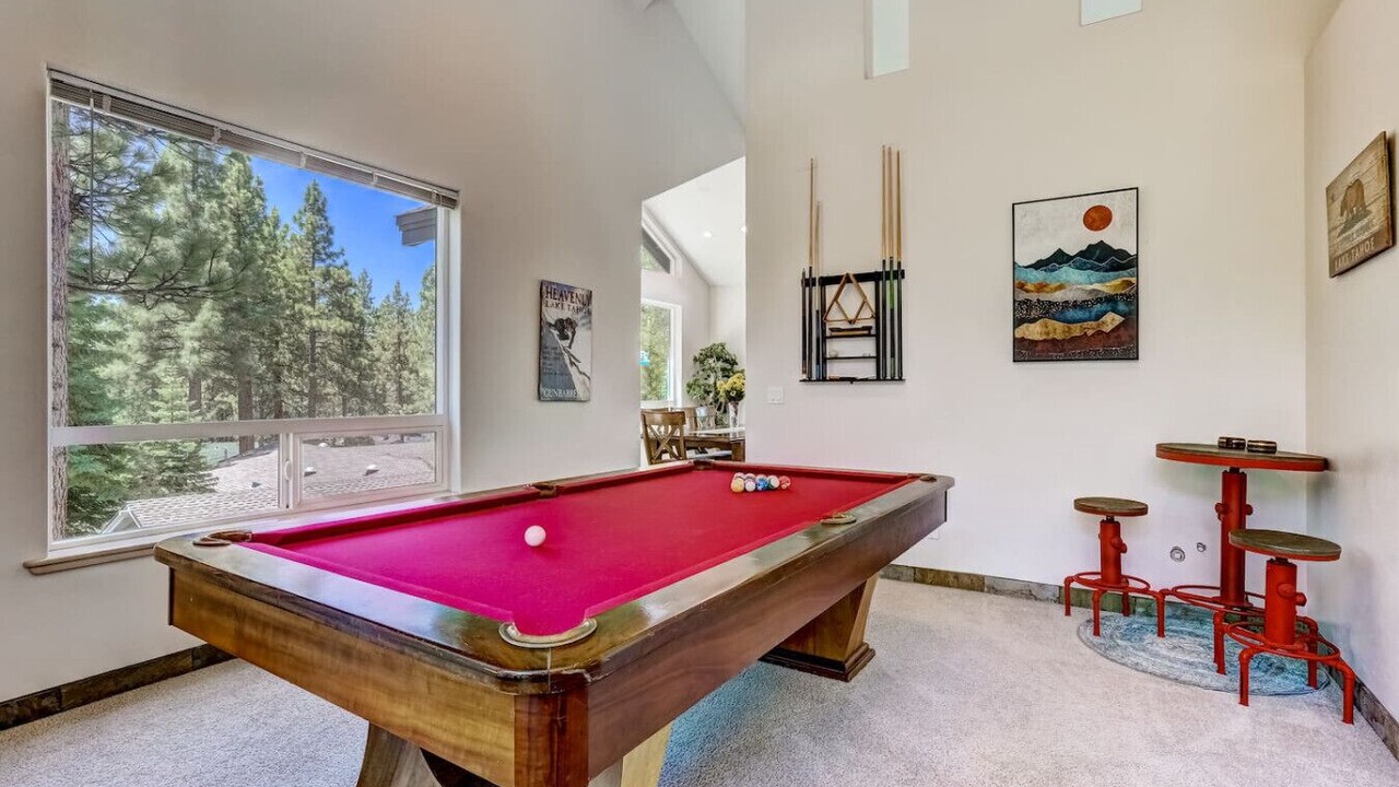 Photo of Bedroom in Round Hill Village
