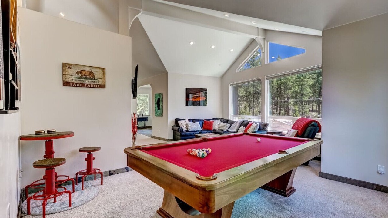 Photo of Bedroom in Round Hill Village