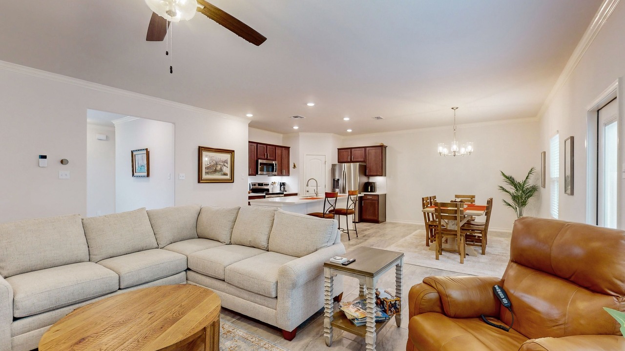 Photo of Livingroom in San Patricio County