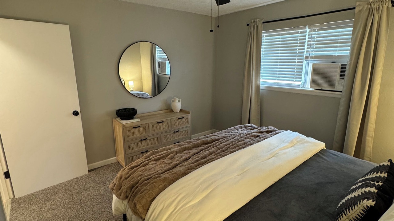 Photo of Bedroom in Santa Anna