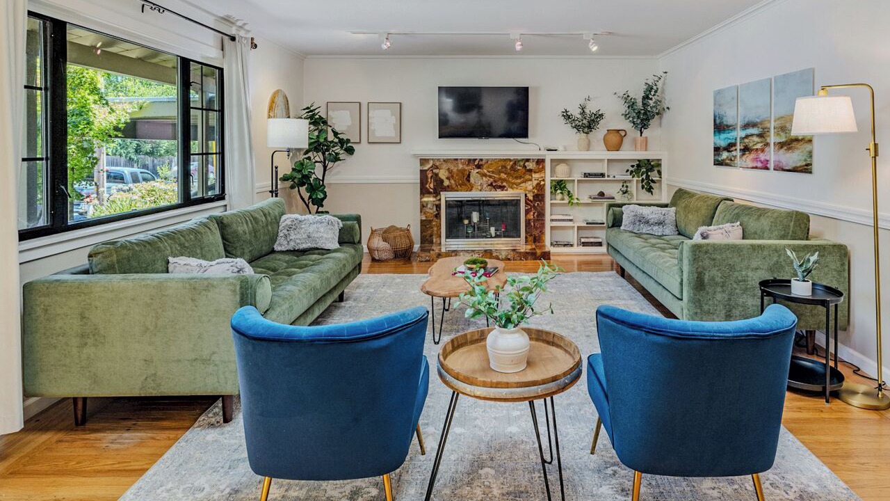 Photo of Livingroom in Kenwood