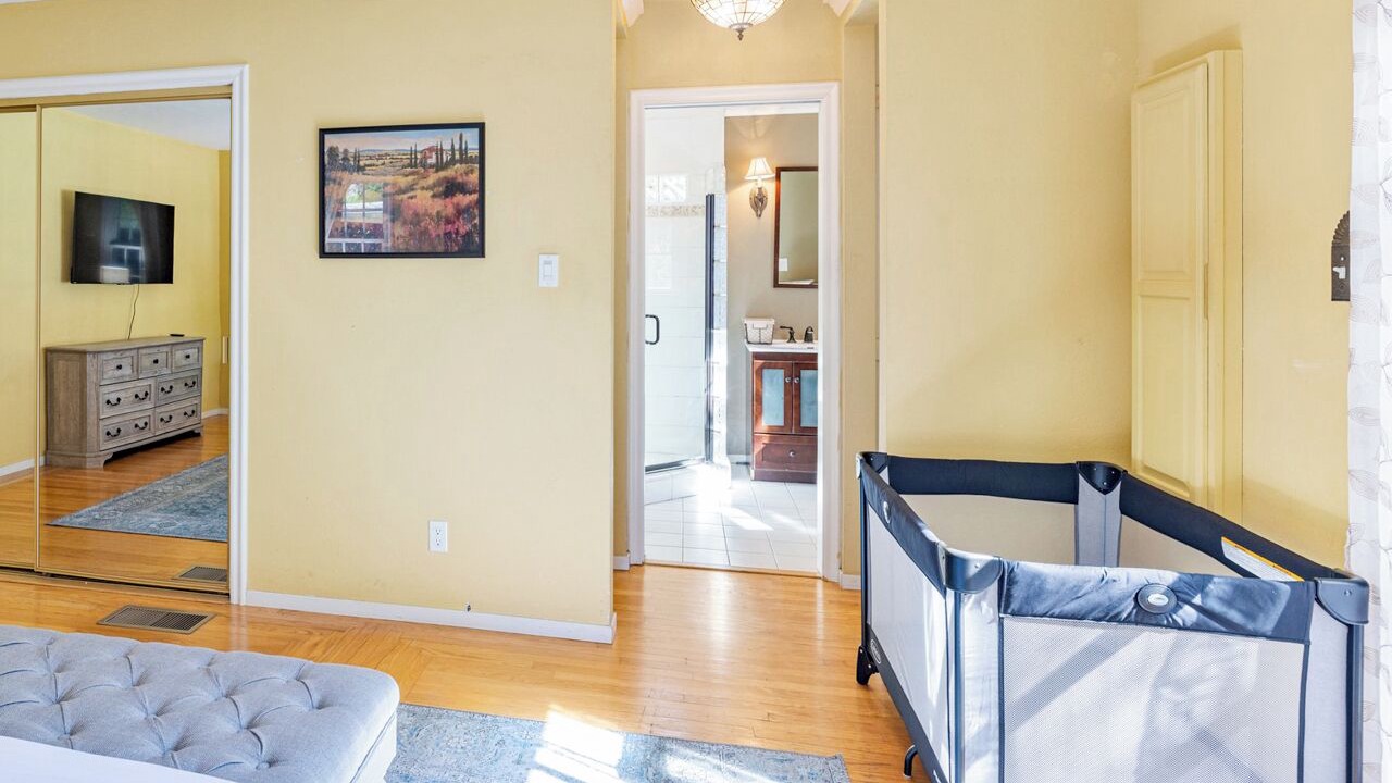 Photo of Bedroom in Kenwood