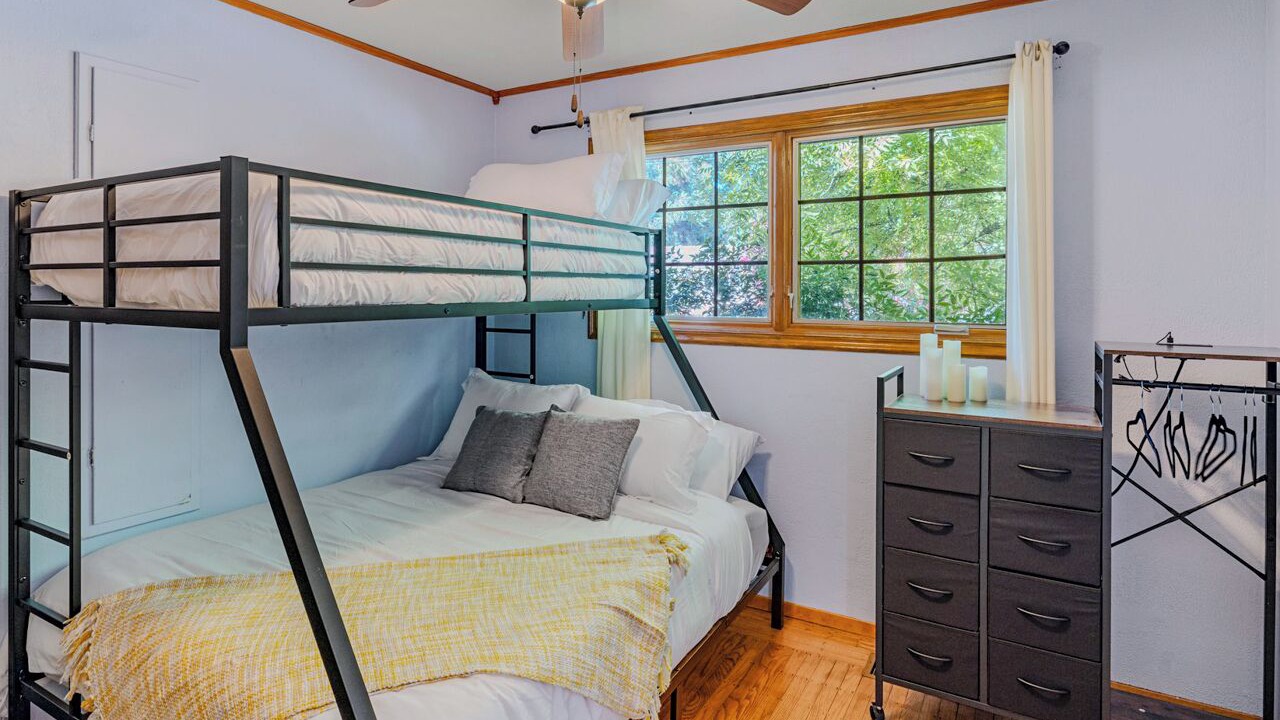 Photo of Bedroom in Kenwood