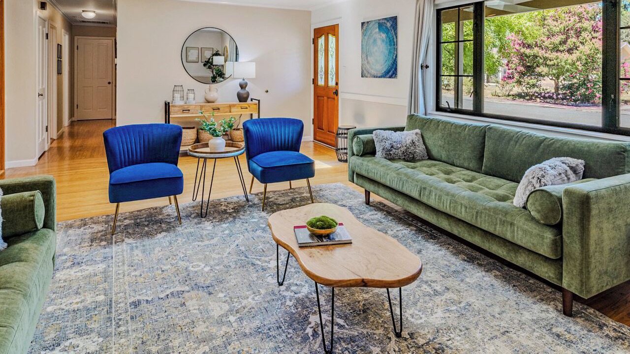 Photo of Livingroom in Kenwood