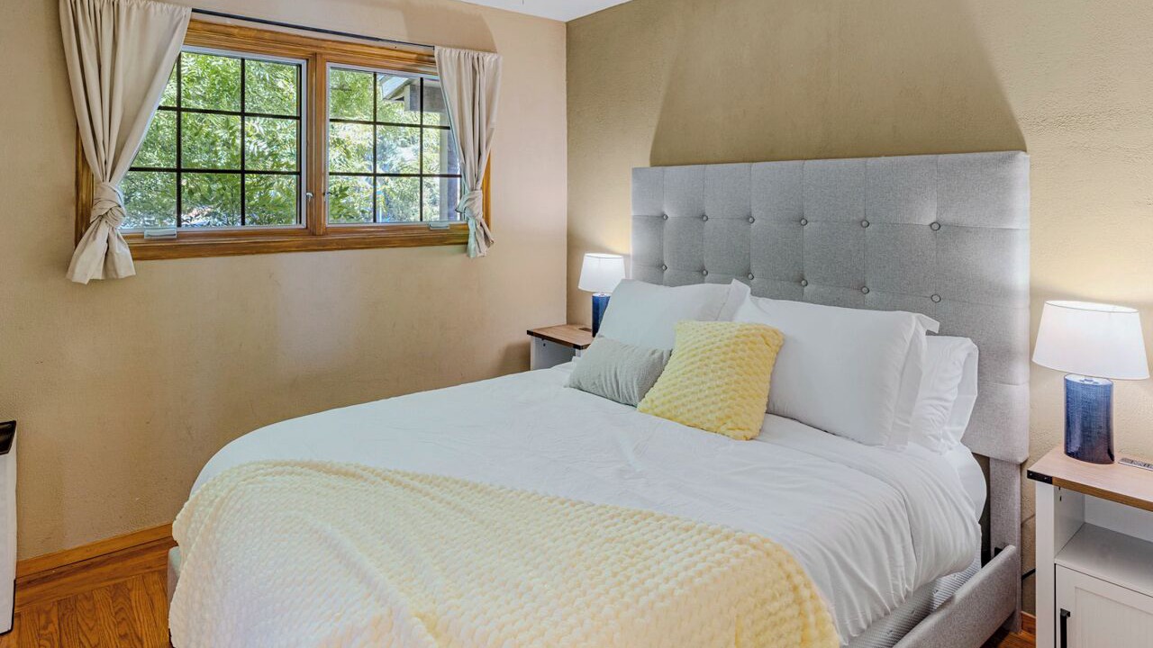 Photo of Bedroom in Kenwood