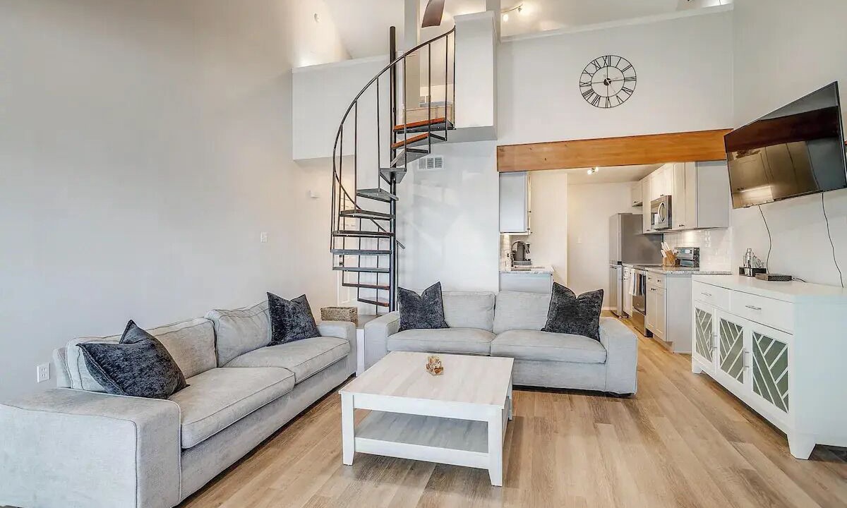 Photo of Livingroom in Granbury