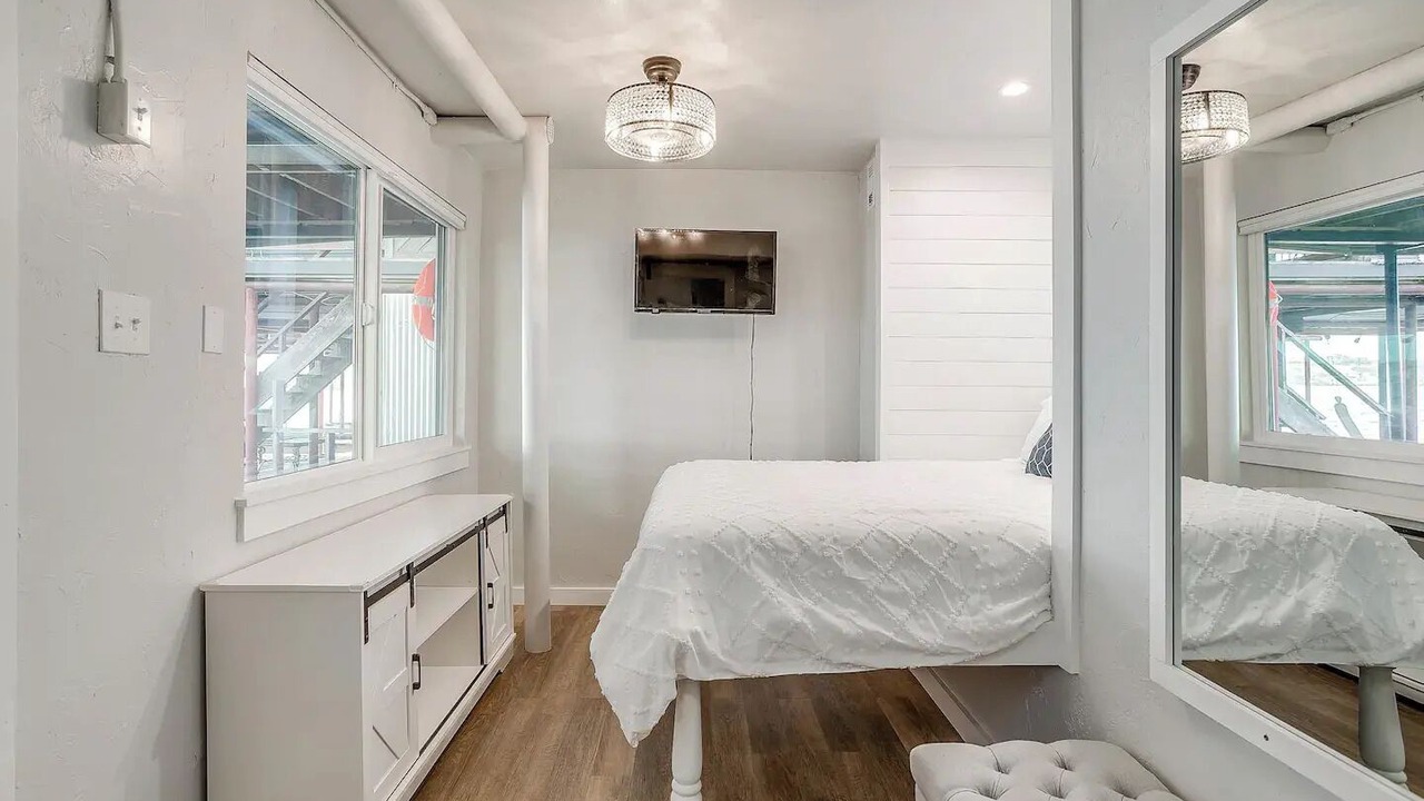 Photo of Bedroom in Granbury
