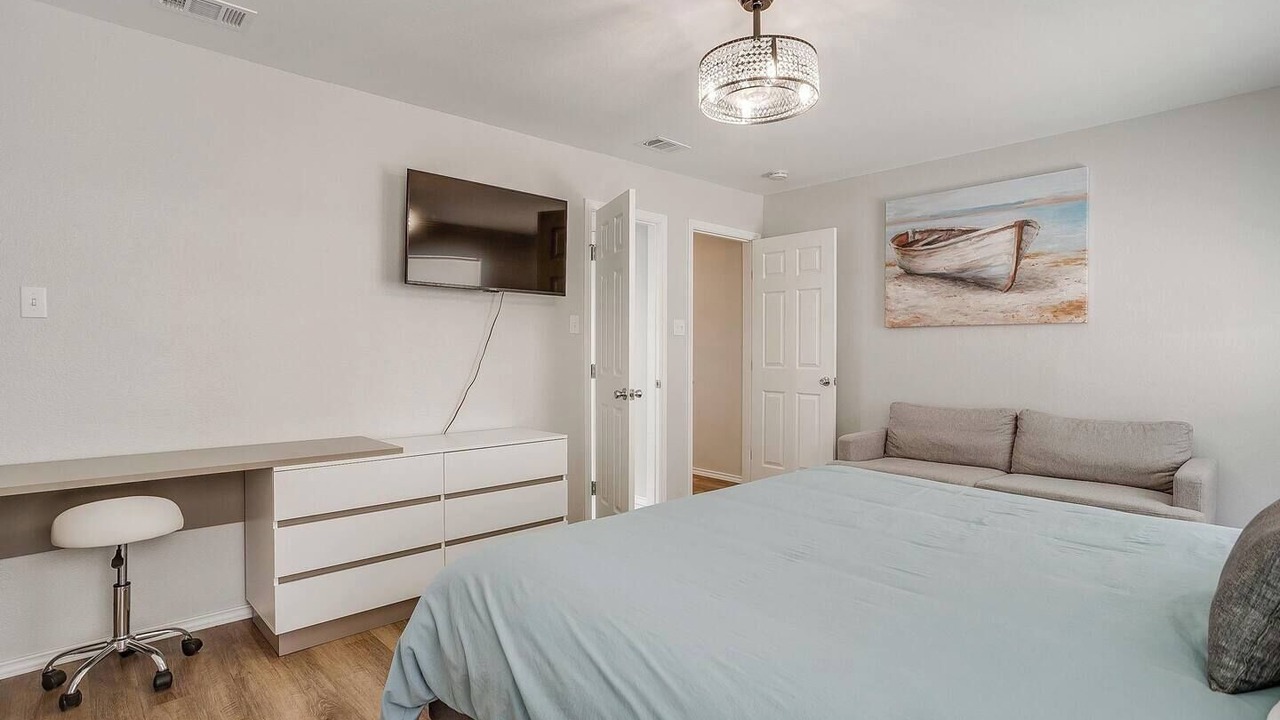 Photo of Bedroom in Granbury